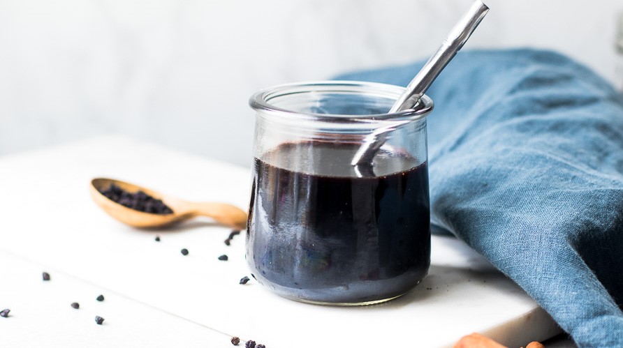 قیمت شیره توت و مزایای سلامتی آن در طب سنتی